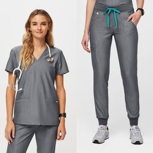 Figs XS/S Graphite 3 Pocket Casma/Zamora Jogger Scrub Set